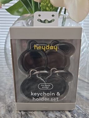 heyday Black Bear-Shaped AirTag Keychain & Holder Set